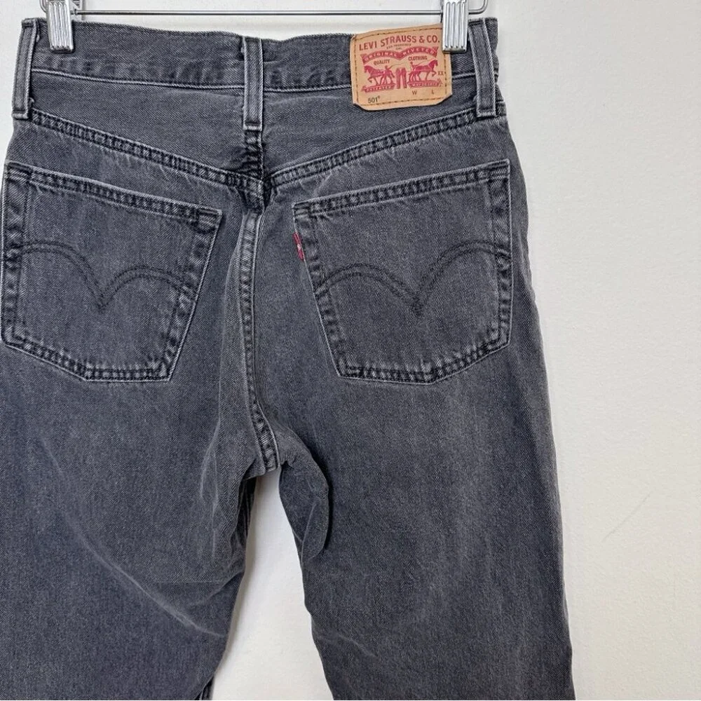 Levi's Womens 25 501 Crop Raw Hem Gray Wash Jeans - Picture 13 of 15